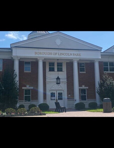 More Photos Of 63 Beaver Brook Rd, Lincoln Park Medical For Lease