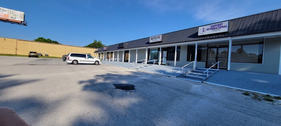 More Photos Of 1537 Freedom Way, Hubert Storefront Retail Office For Lease
