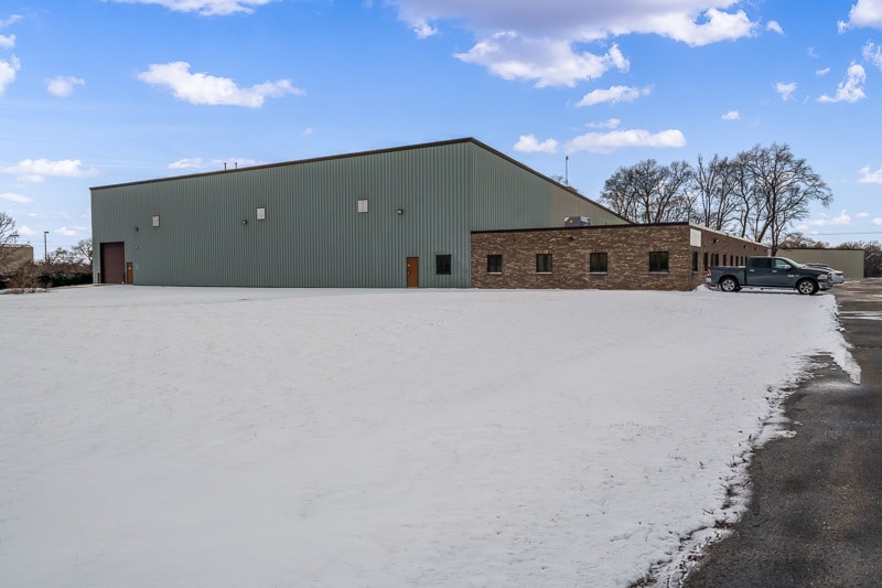 More Photos Of 139 Harrison Ave, Rockford Warehouse For Sale