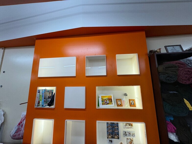 More Photos Of 1458 S San Pedro St, Los Angeles Unknown For Lease