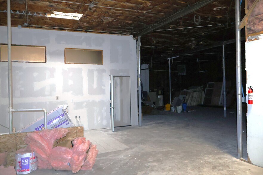 More Photos Of 428 Chama St SE, Albuquerque Flex For Sale