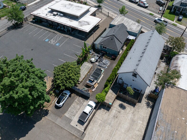 More Photos Of 8721 SE Foster Rd, Portland General Retail For Sale