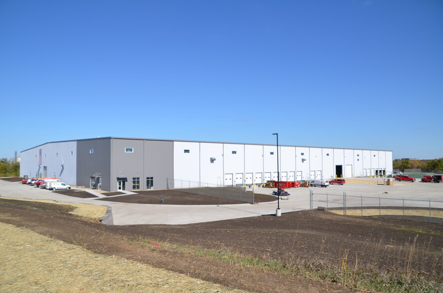 Primary Photo Of 7825 18th Street SW, Cedar Rapids Industrial For Lease