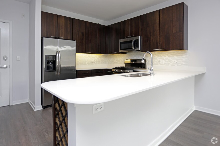 More Photos Of 1720 Central St, Evanston Apartments For Lease