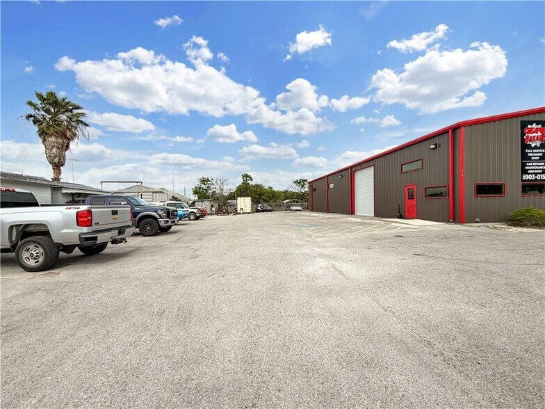 More Photos Of 428 Anchor St, Corpus Christi Industrial For Lease