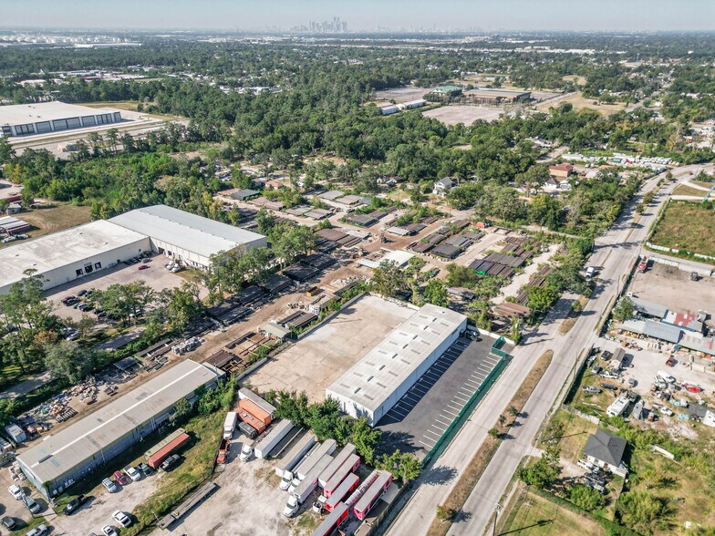 More Photos Of 8730 Ley Rd, Houston Warehouse For Lease