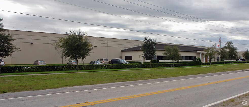 More Photos Of 2840 W Orange Ave, Apopka Warehouse For Lease
