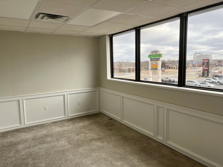 More Photos Of 6300 NW Expressway, Oklahoma City Medical For Sale