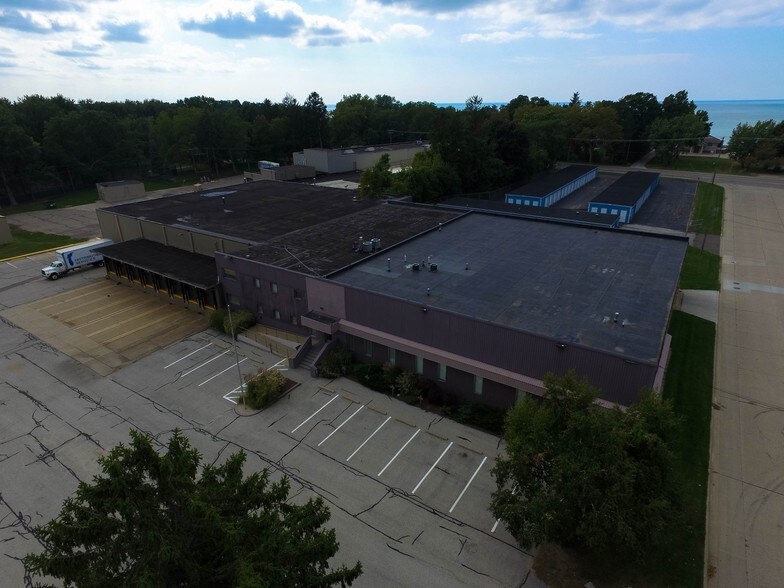 More Photos Of 3515 Lakeshore Dr, Saint Joseph Warehouse For Lease
