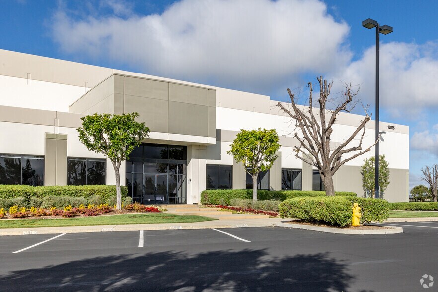 More Photos Of 16875 Heacock St, Moreno Valley Distribution For Lease