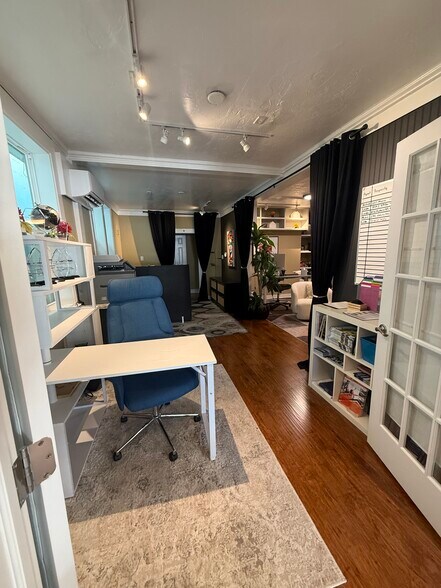 More Photos Of 110 E 5th Ave, Mount Dora General Retail For Lease