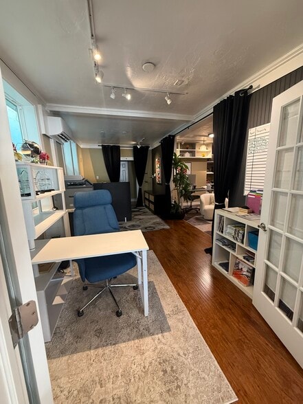 More Photos Of 112 E 5th Ave, Mount Dora Storefront For Lease