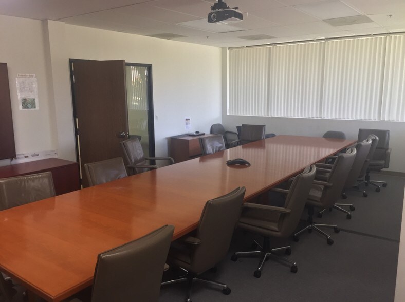 More Photos Of 975 Flynn Rd, Camarillo Loft Creative Space For Sale