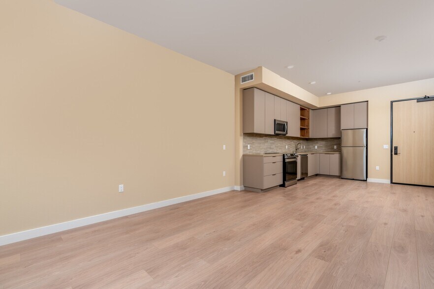 More Photos Of 1511 N Fairfax Ave, Los Angeles Apartments For Lease