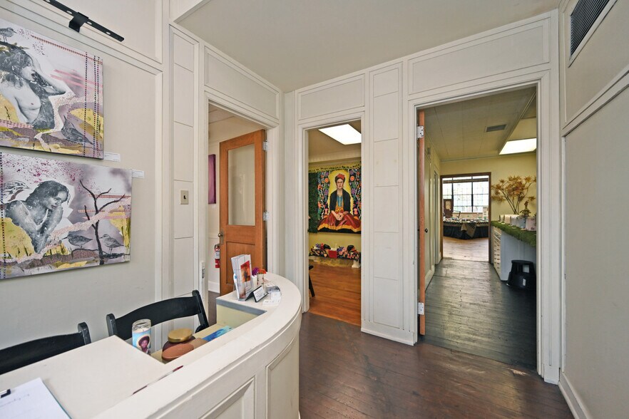 More Photos Of 2025 Dunlap St, Cincinnati Light Manufacturing For Sale