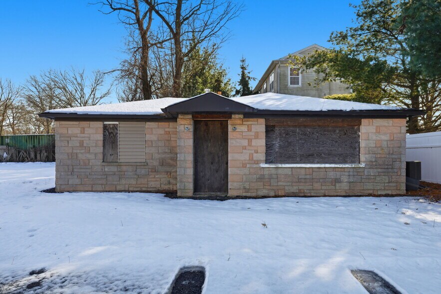 More Photos Of 238 Highway 34, Old Bridge Storefront Retail Residential For Sale