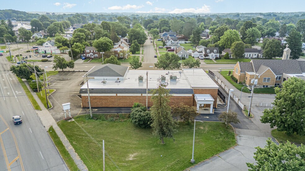 More Photos Of 900 N Broad St, Fairborn Freestanding For Lease