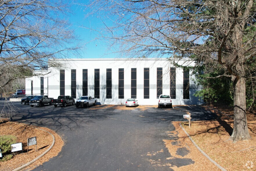 More Photos Of 550 Northridge Park Dr, Rural Hall Warehouse For Lease