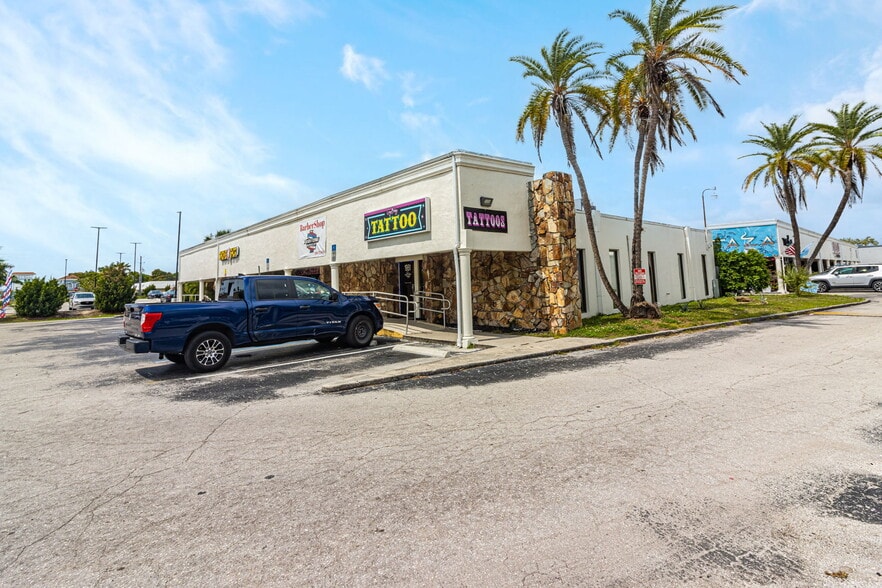 More Photos Of 4434-4458 S Cleveland Ave, Fort Myers Freestanding For Sale