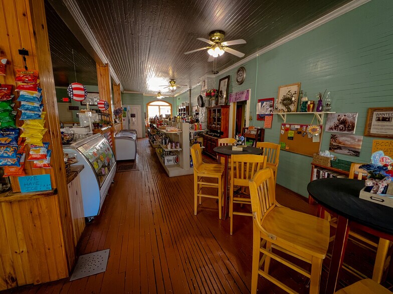 More Photos Of 7 Depot St, Long Eddy Hotel For Sale