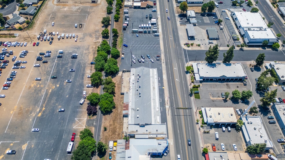 More Photos Of 727 Clovis Ave, Clovis Freestanding For Sale