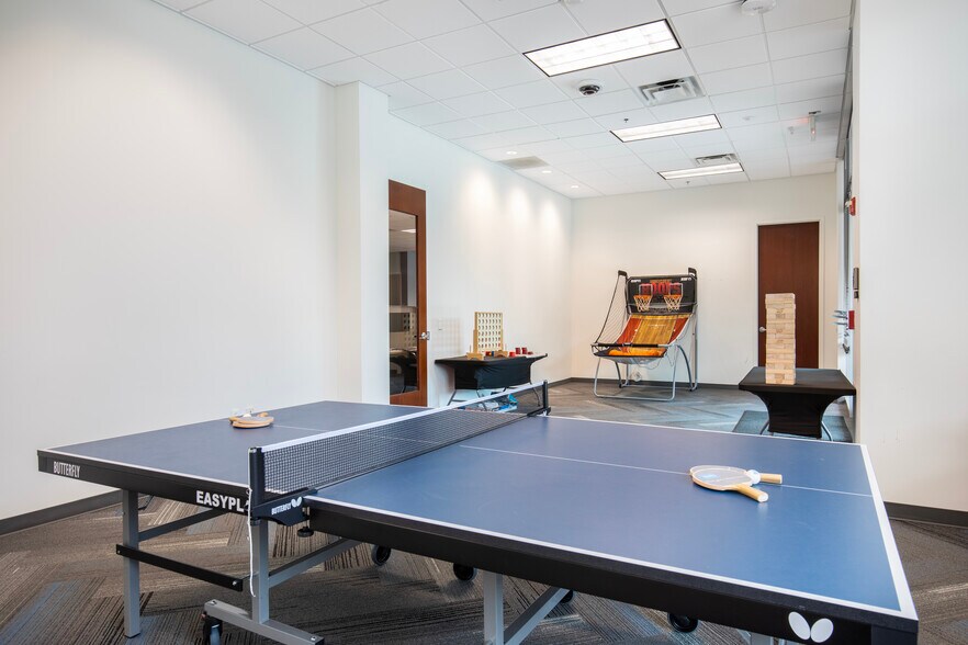 More Photos Of 70 S Keller Rd, Orlando Office For Sale