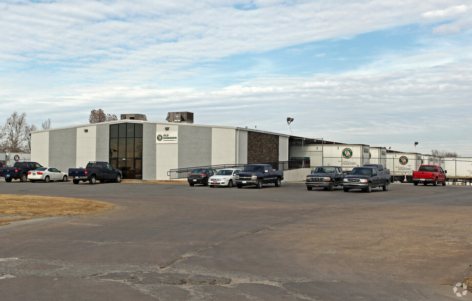 Primary Photo Of 2921 Dawson Rd, Tulsa Distribution For Lease