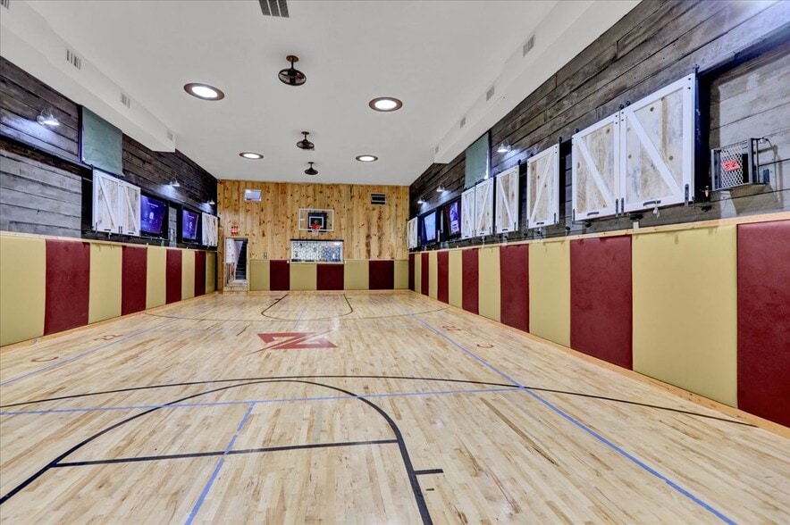 More Photos Of 22 New Holland ave, Shillington Sports And Entertainment For Sale