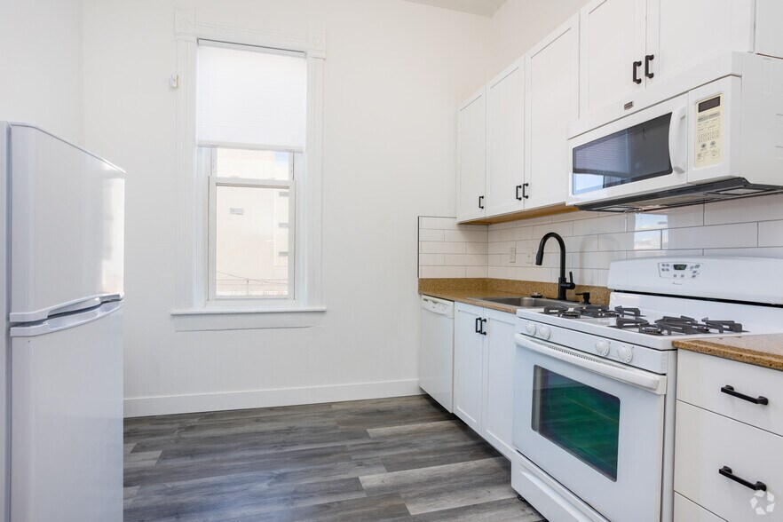 More Photos Of 2031-2033 Curtis St, Denver Apartments For Lease