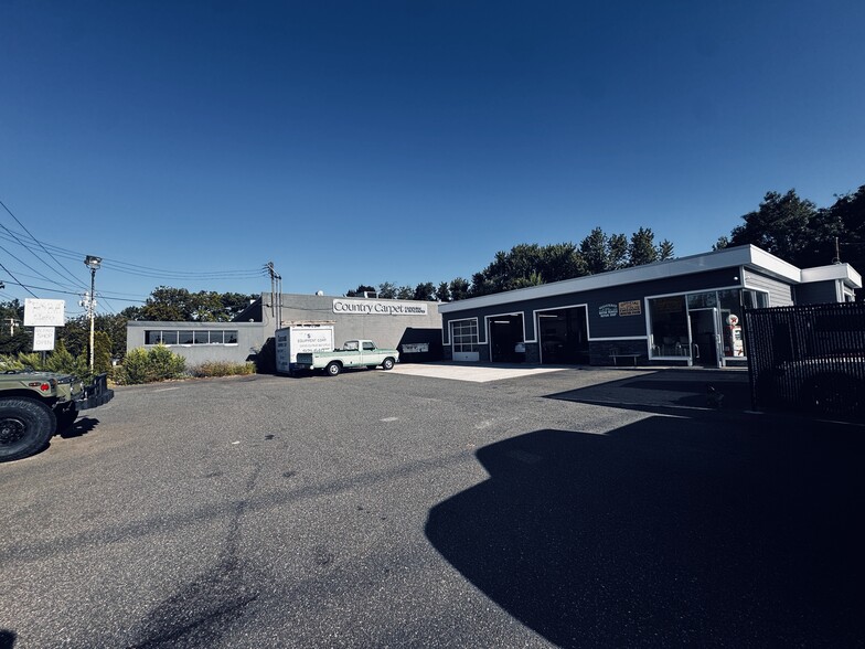 More Photos Of 215 Robbins Ln, Syosset Service Station For Sale