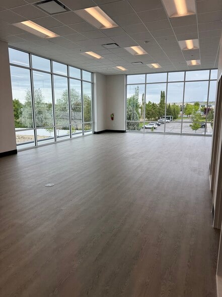 More Photos Of 235 Sugar St, Layton Industrial For Lease