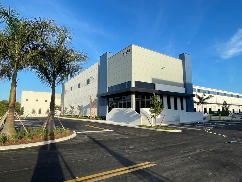 More Photos Of 11550 NW 124th St, Medley Unknown For Lease