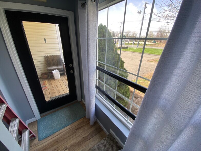 More Photos Of 27 S Main St, East Windsor Storefront Retail Office For Lease