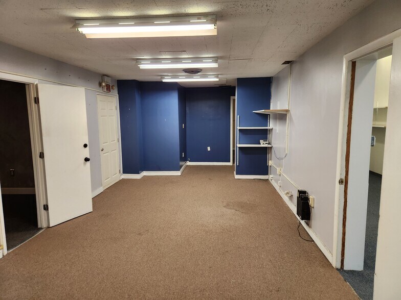 More Photos Of 2828 10th St NE, Washington Warehouse For Lease
