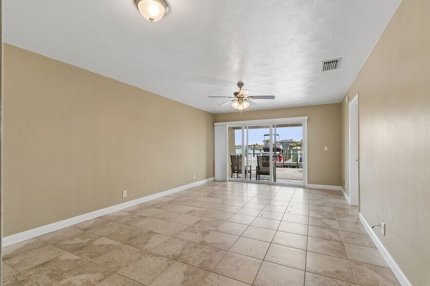 More Photos Of 2307 Bay Blvd, Indian Rocks Beach Apartments For Sale