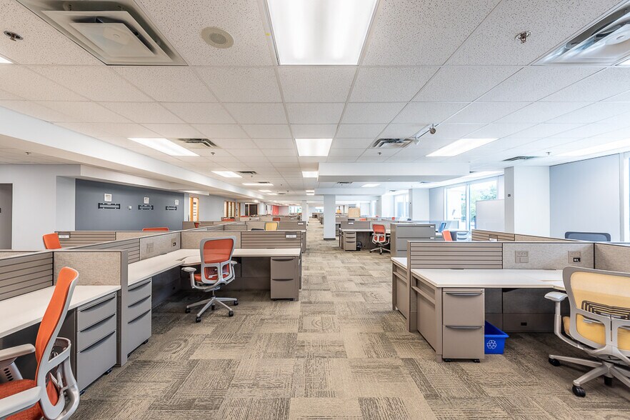 More Photos Of 2737 Joseph Howe Dr, Halifax Office For Lease