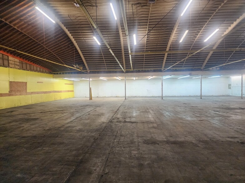 More Photos Of 2337 N Sierra Way, San Bernardino Warehouse For Lease