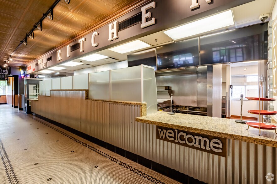 More Photos Of 551 S 8th St, West Dundee Restaurant For Sale