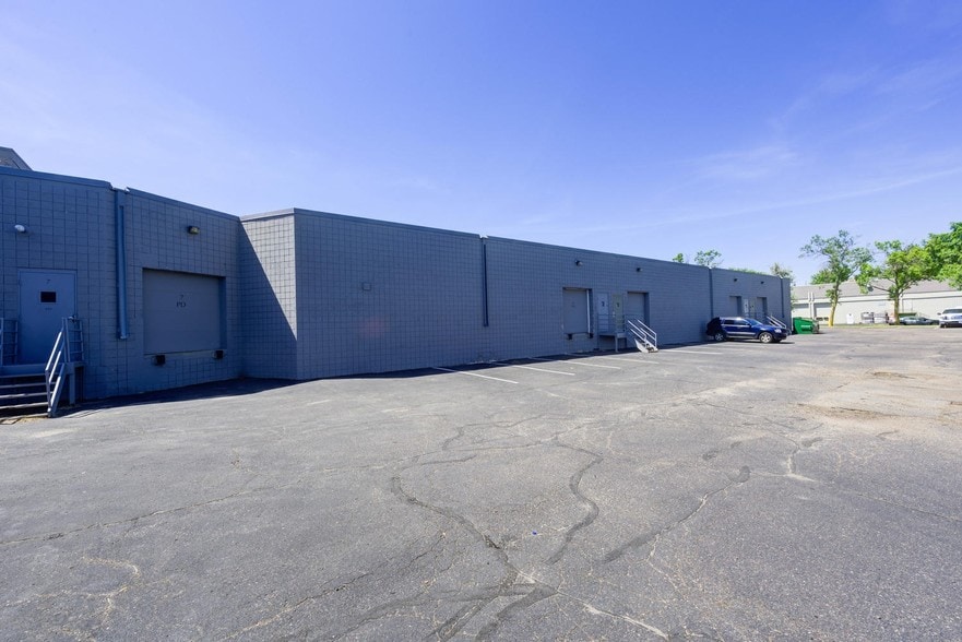 More Photos Of 5250-5280 W 74th St, Edina Light Distribution For Lease