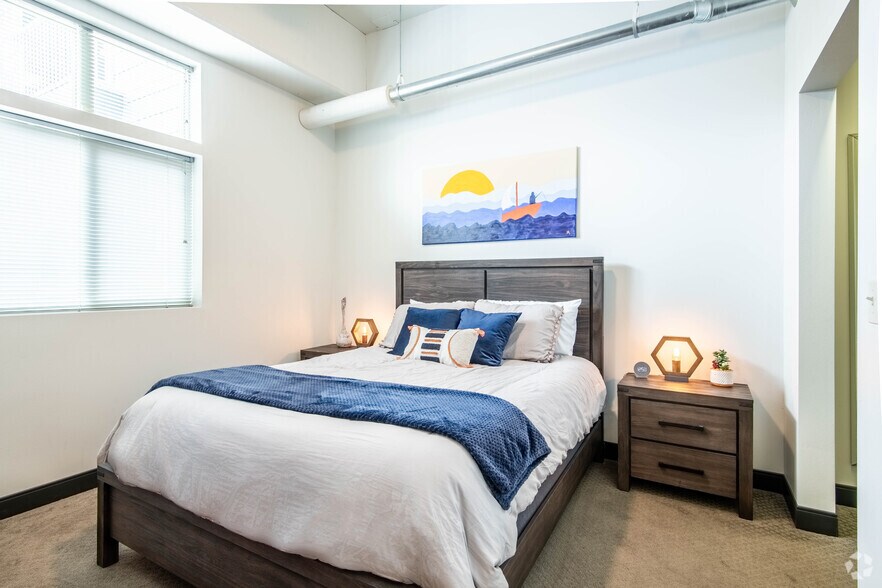 More Photos Of 320 W Broadway, Monona Apartments For Lease