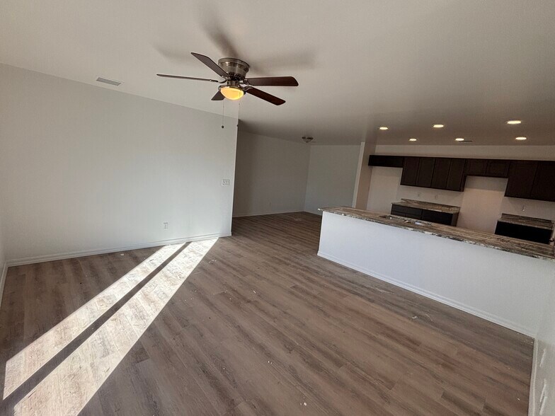 More Photos Of 901 Berk Ave, Kingman Apartments For Sale