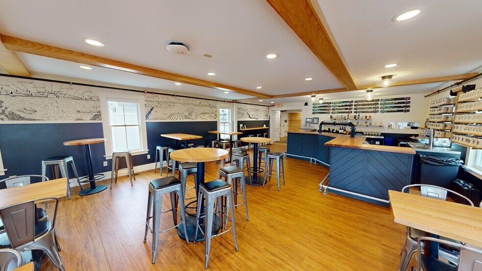 More Photos Of 15 Newmarket Rd, Durham Freestanding For Sale