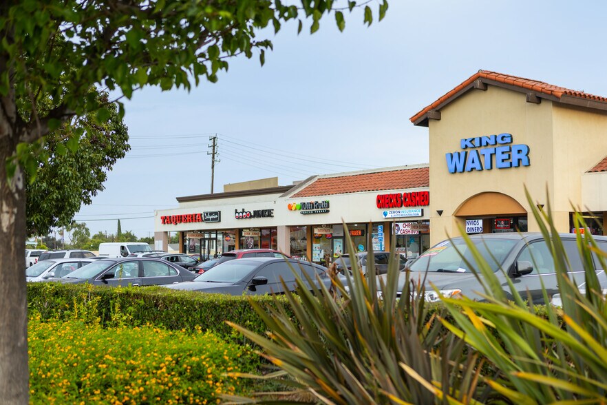 More Photos Of 2307-2311 S Bristol St, Santa Ana Unknown For Lease