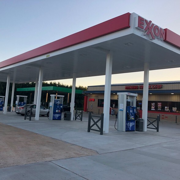 More Photos Of 22263 US Highway 59 N, Queen City Service Station For Sale