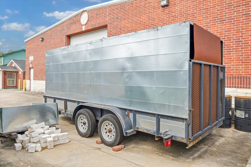 More Photos Of 11126 Timber Crest Dr, Houston Warehouse For Sale