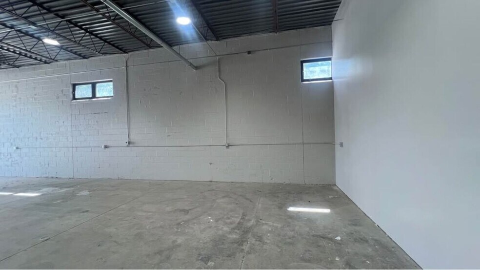 More Photos Of 6287 Lear Nagle Rd, North Ridgeville Warehouse For Lease