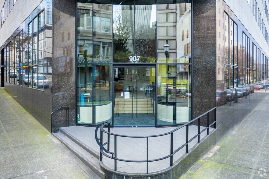 More Photos Of 907-915 SW Harvey Milk St, Portland Office For Lease