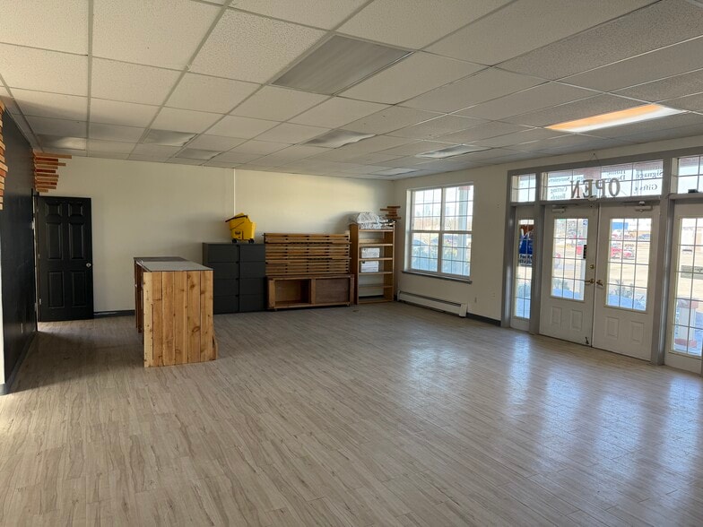 More Photos Of 10767 Kenai Spur Hwy, Kenai Freestanding For Lease