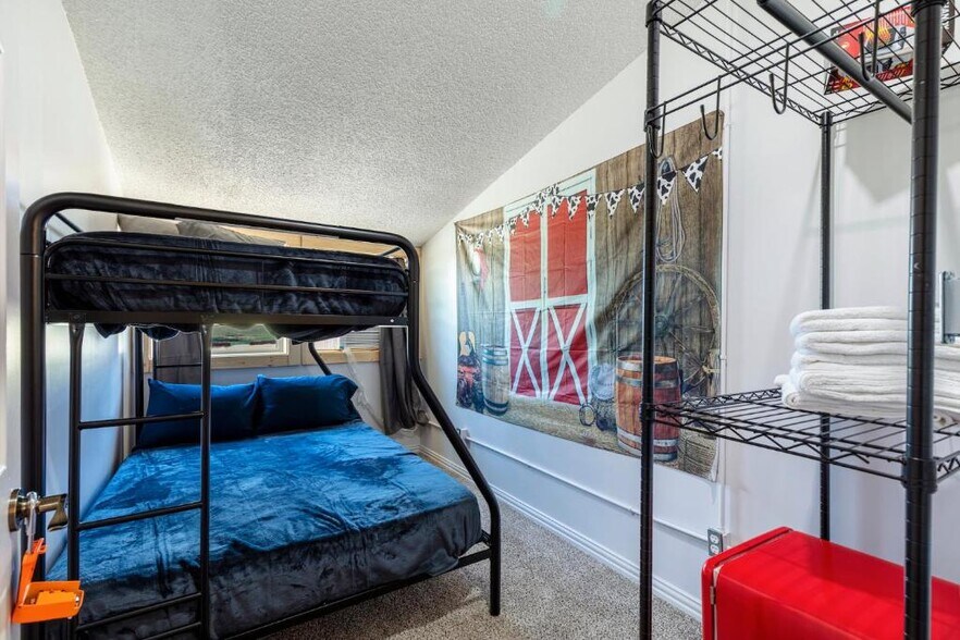 More Photos Of 3402 Goodnight Blvd, Wills Point Research And Development For Sale