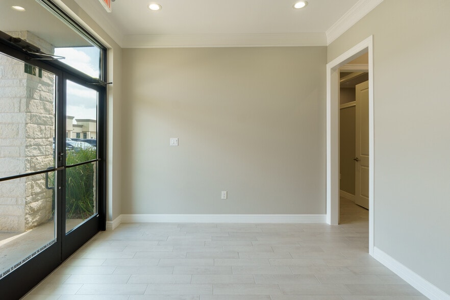 More Photos Of 10401 S Mason Rd Building B, Richmond Medical For Sale